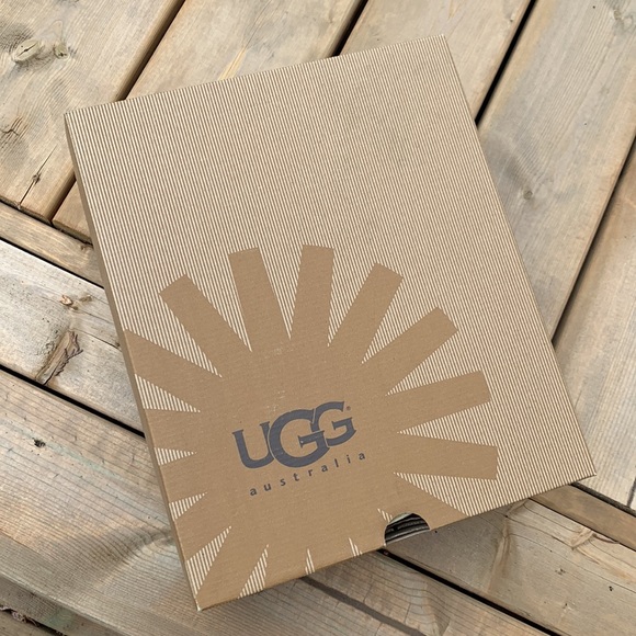 🎉💖HP🥰💕Super warm & beautiful UGG boots, light burgundy Corduroy Bailey bows - Picture 6 of 17